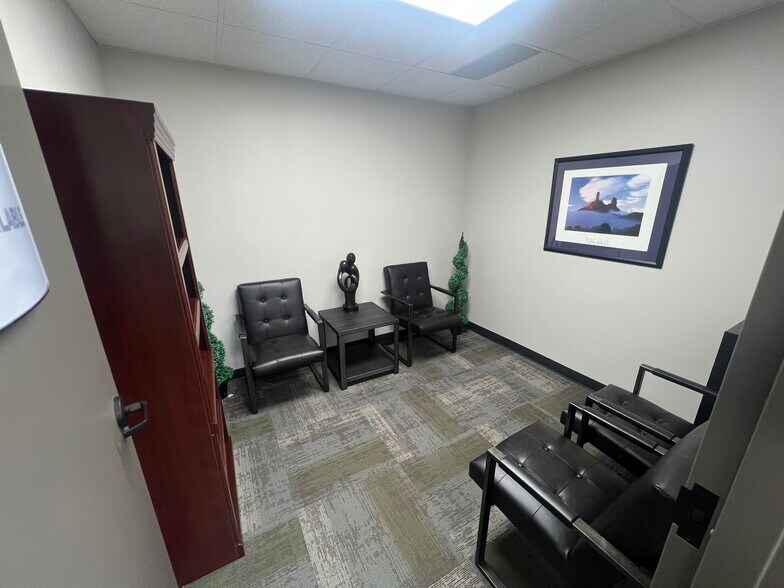 More Photos Of 300 3rd Ave SE, Rochester Coworking Space