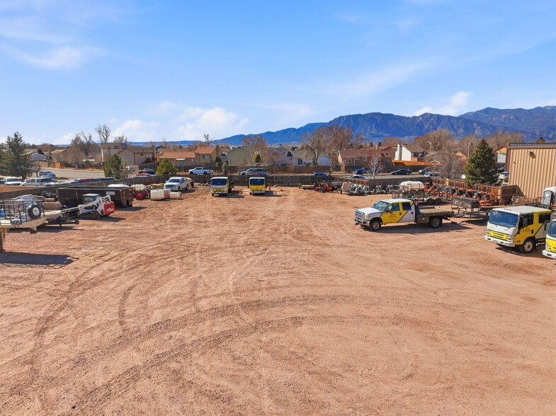 More Photos Of 1925 Aeroplaza Dr, Colorado Springs Warehouse For Lease