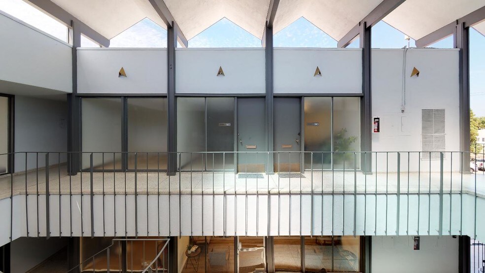 More Photos Of 3065 Rosecrans Pl, San Diego Loft Creative Space For Lease