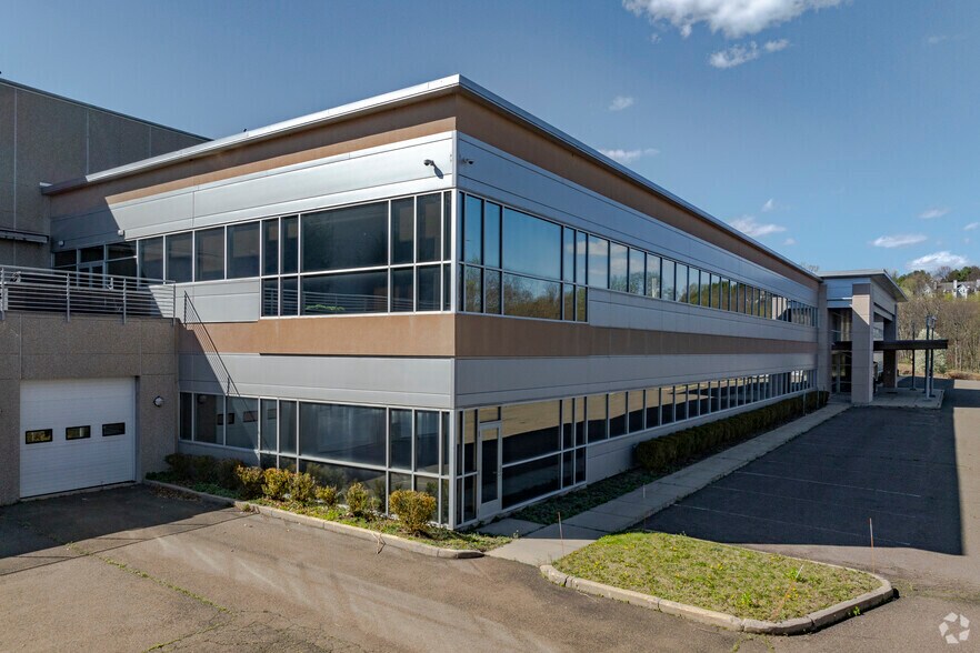 More Photos Of 20 Constitution Blvd S, Shelton Warehouse For Lease