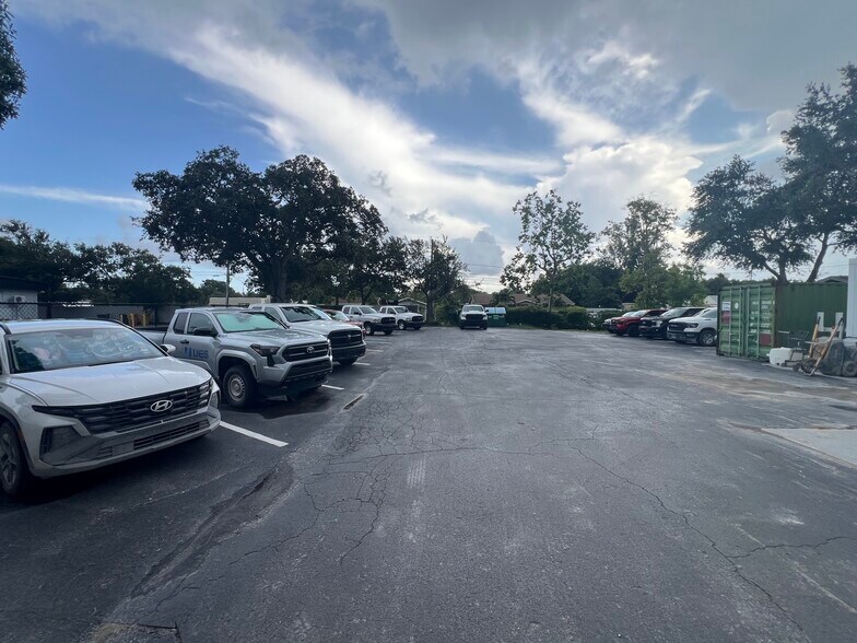 More Photos Of 3921 Westgate Ave, West Palm Beach Warehouse For Lease