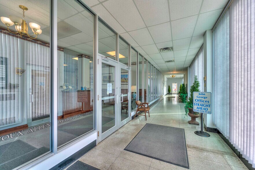 More Photos Of 145 S Jackson St, Jackson Loft Creative Space For Sale