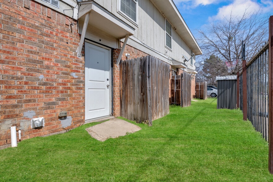 More Photos Of 4936 Flamingo Rd, Fort Worth Apartments For Sale