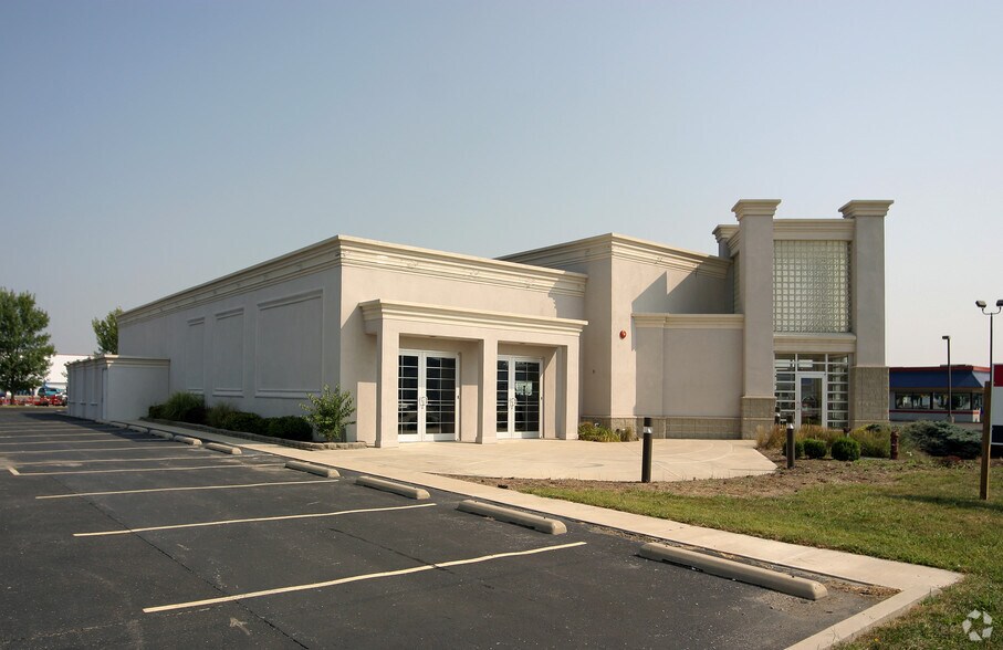 More Photos Of 4008 W Bethel Ave, Muncie Medical For Sale
