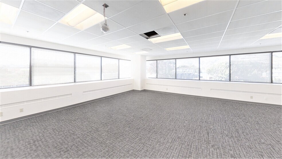 More Photos Of 395 Oyster Point Blvd, South San Francisco Unknown For Lease