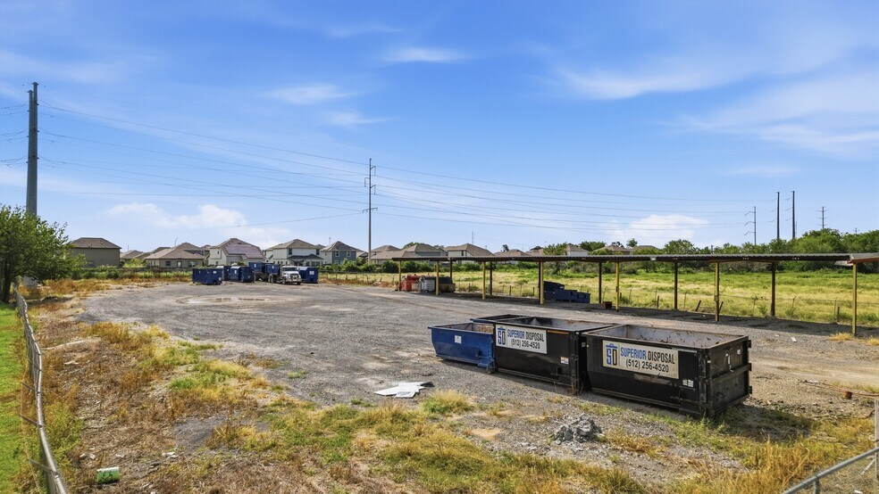 More Photos Of 2476 N Heideke St, Seguin Industrial For Sale