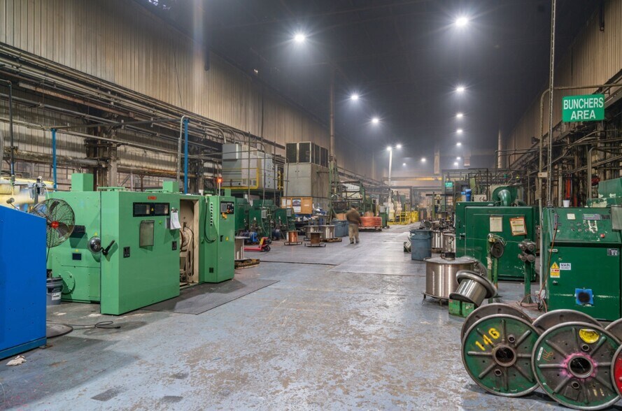 More Photos Of 621 Dana St NE, Warren Manufacturing For Lease