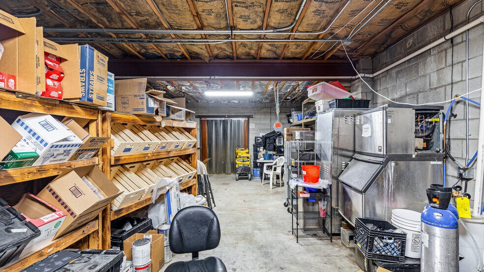 More Photos Of 1201 Main St, Thompson Falls Service Station For Sale