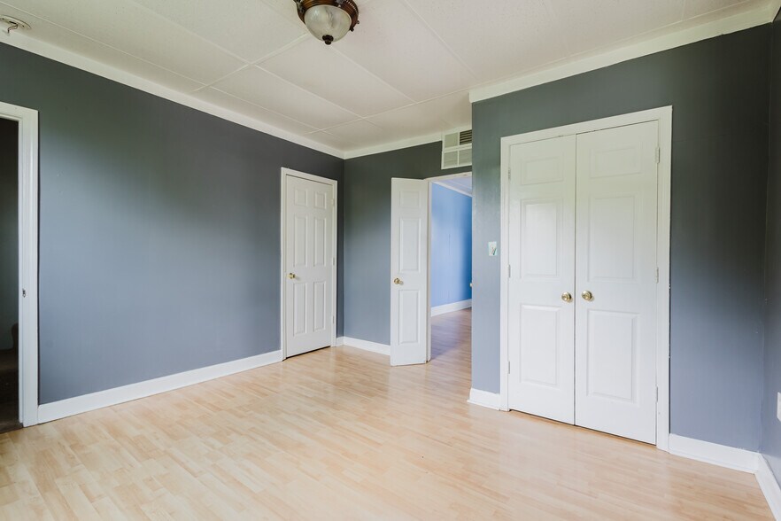More Photos Of , Lexington Specialty For Sale