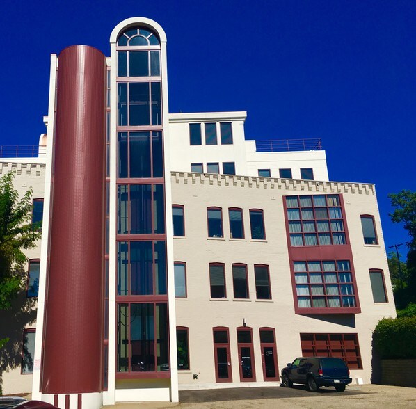 More Photos Of 3109 Forbes Ave, Pittsburgh Medical For Lease