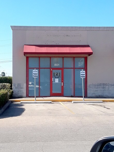 More Photos Of 801-825 N Ed Carey Dr, Harlingen Storefront Retail Office For Lease