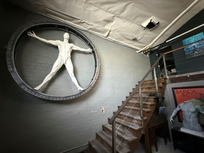 More Photos Of 2909-29121 Thornton Ave, Burbank Manufacturing For Lease