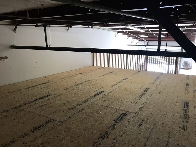 More Photos Of 6600-6612 26th Ct E, Sarasota Warehouse For Sale