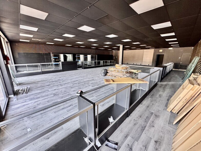 More Photos Of 2401 Veterans Memorial Blvd, Kenner Unknown For Lease