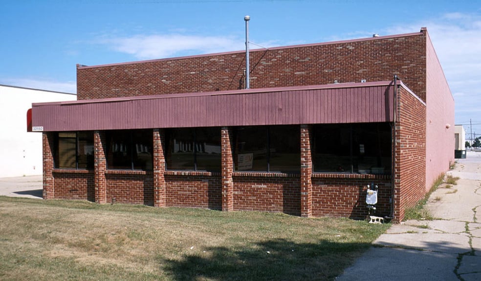 More Photos Of 32150 Howard Ave, Madison Heights Warehouse For Lease