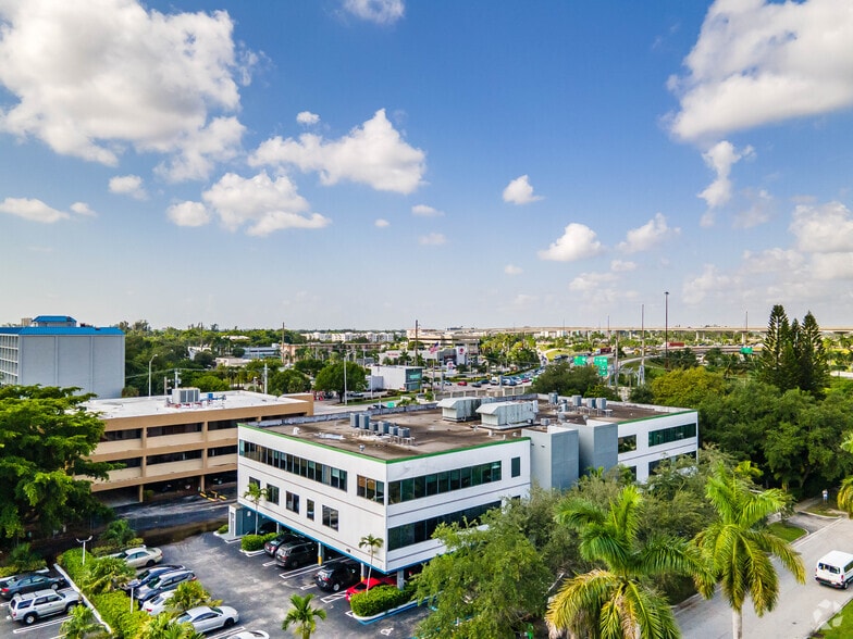More Photos Of 150 NW 168th St, North Miami Beach Medical For Lease