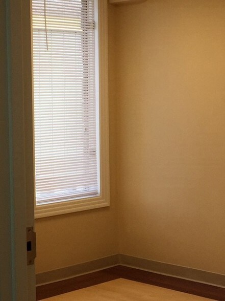 More Photos Of 9506 Hospital Ave, Nassawadox Medical For Sale