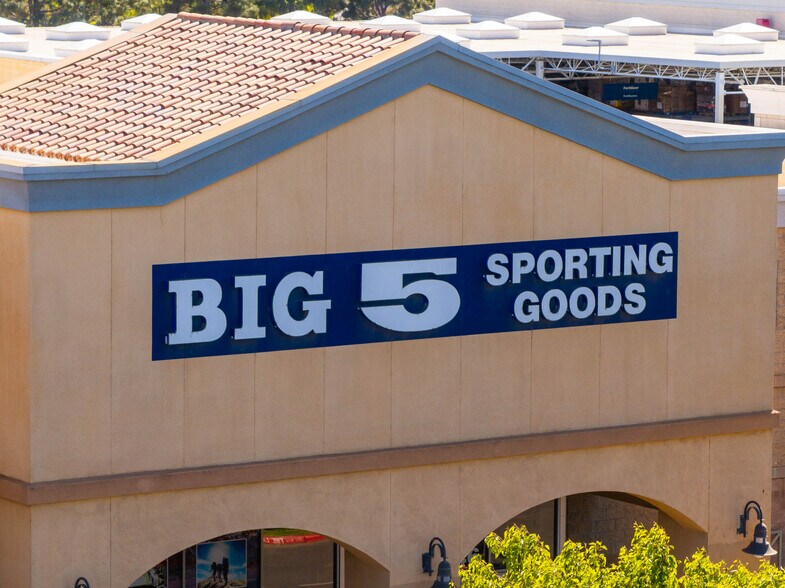 More Photos Of 1742-1746 W Olive Ave, Merced Storefront For Sale