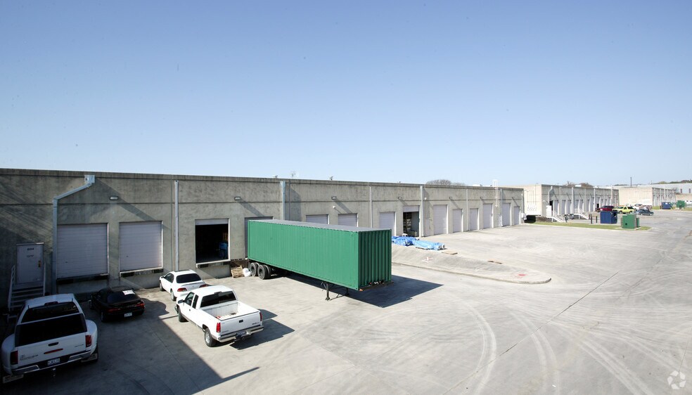 More Photos Of 121 Interpark Blvd, San Antonio Unknown For Lease
