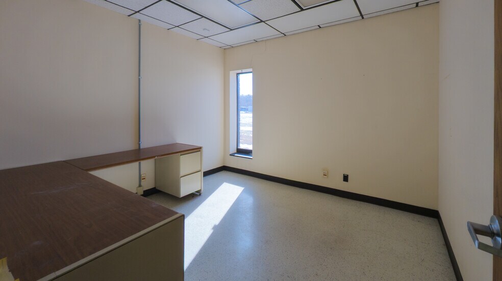 More Photos Of 2450 Marion Rd SE, Rochester Telecom Hotel Data Hosting For Lease