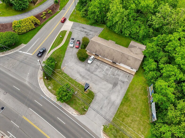 More Photos Of 4002 Brandon Ave SW, Roanoke General Retail For Sale