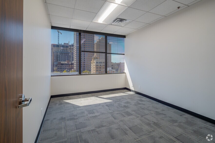 More Photos Of 711 Navarro St, San Antonio Office For Lease