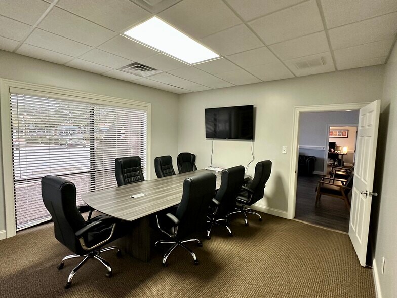 More Photos Of 700B Cromwell Dr, Greenville Office For Lease