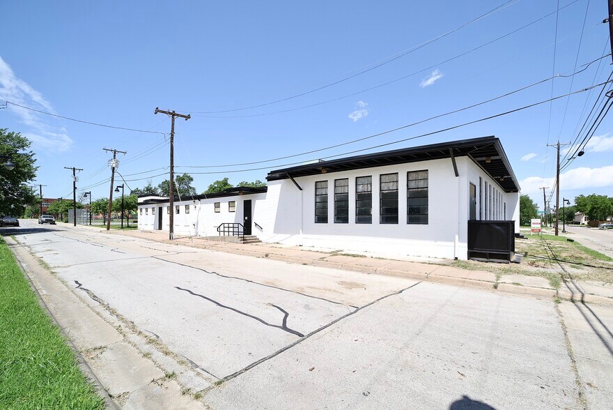 More Photos Of 970 E Humbolt St, Fort Worth Medical For Sale