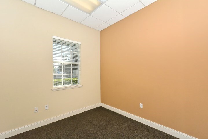 More Photos Of 5602 Marquesas Cir, Sarasota Office For Sale