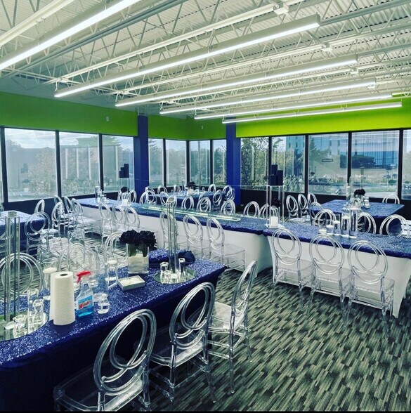 More Photos Of 24681 Northwestern Hwy, Southfield Office For Lease