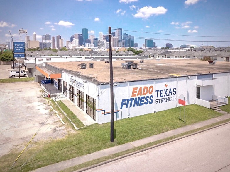 More Photos Of 2955 Gulf Fwy, Houston Health Club For Lease