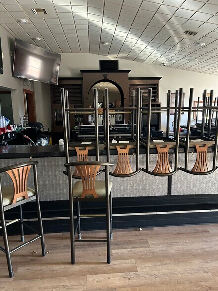 More Photos Of 6141 Co 420 Rd, Gladstone Restaurant For Sale