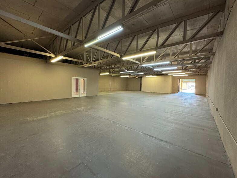 More Photos Of 25 N Extension Rd, Mesa Warehouse For Lease