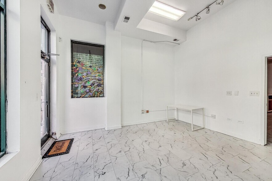 More Photos Of 2650 N Halsted St, Chicago Storefront Retail Residential For Lease