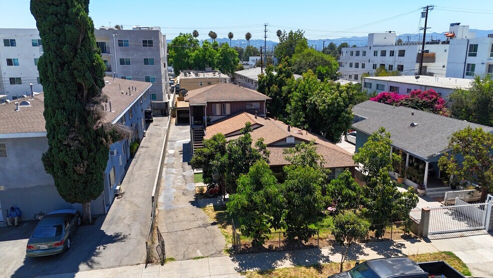 More Photos Of 14830 Erwin St, Van Nuys Apartments For Sale