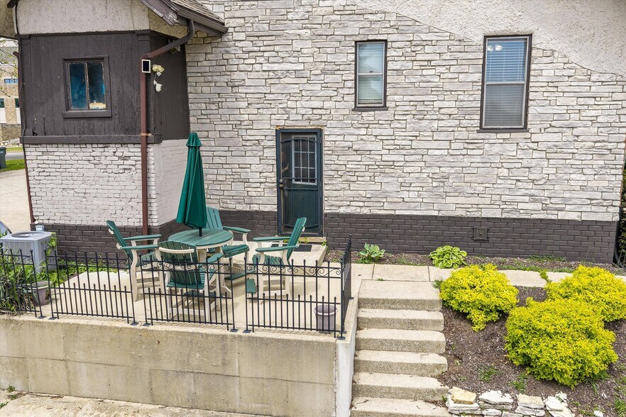 More Photos Of 1028 E Colfax Ave, South Bend Office For Sale