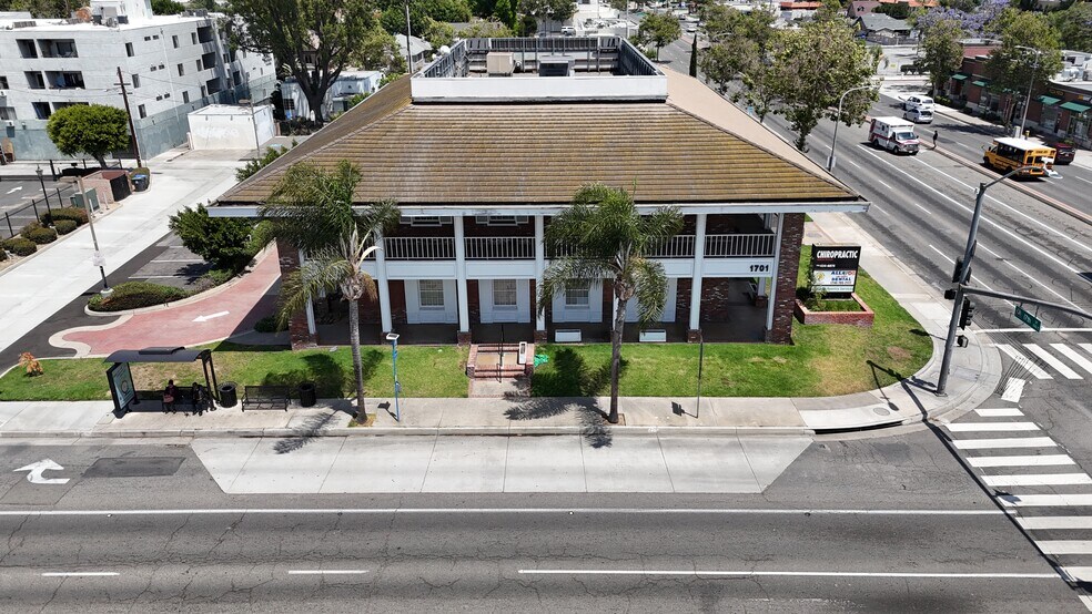 More Photos Of 1701 N Main St, Santa Ana Office For Sale