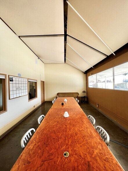 More Photos Of 5539 Riverton Ave, North Hollywood Manufacturing For Lease