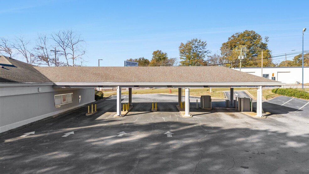 More Photos Of 79 S Main St, Inman Bank For Lease