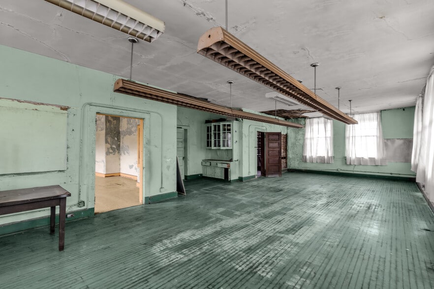 More Photos Of 119 College St, Chester Office Residential For Lease