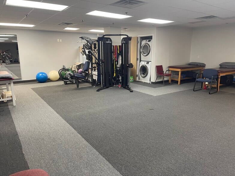More Photos Of 561 Cranbury Rd, East Brunswick Medical For Sale