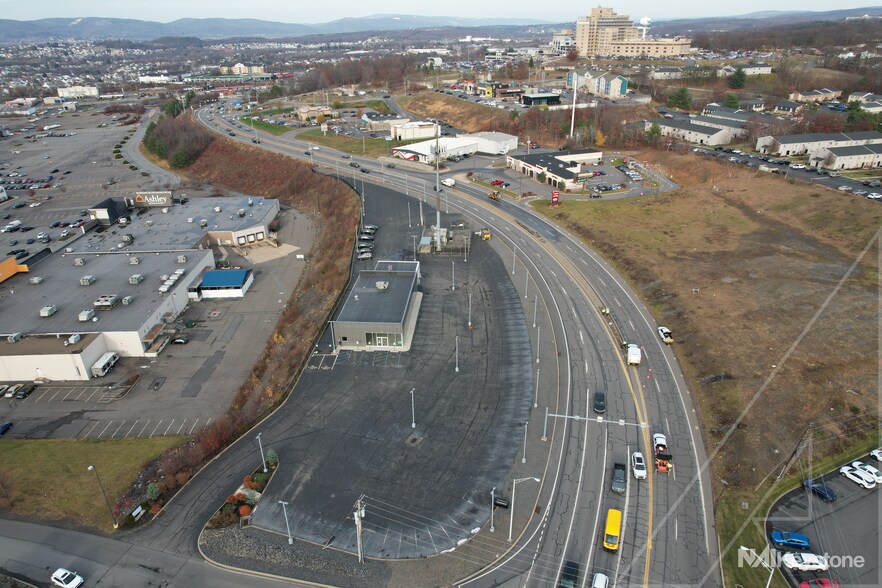 More Photos Of 290 Mundy St, Wilkes Barre Township Auto Dealership For Sale