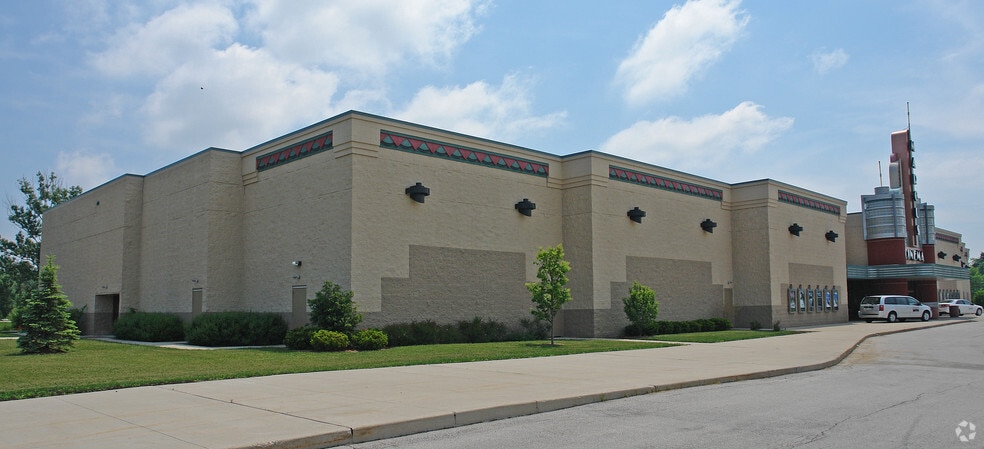 More Photos Of 350 S Riverside Dr, Saukville Movie Theatre For Sale