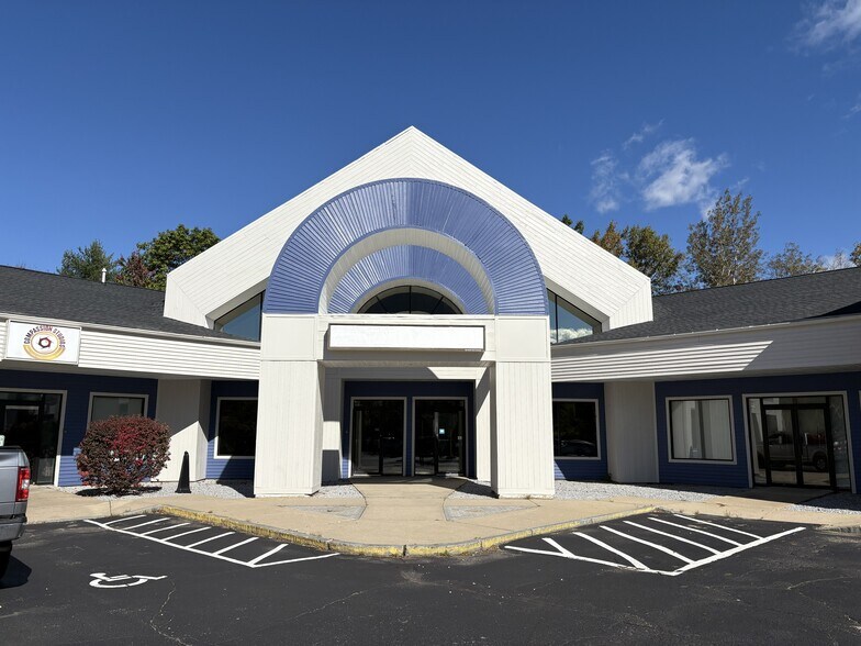 Primary Photo Of 108 Fisherville Rd, Concord Storefront For Lease
