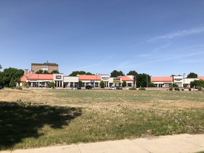 More Photos Of 4611 Peoria St, Denver Storefront For Lease