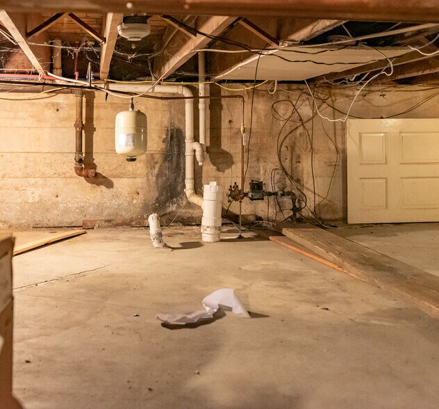 More Photos Of 420 Social St, Woonsocket Restaurant For Sale