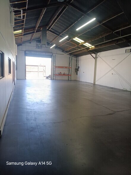 More Photos Of 7822 Salt Lake Ave, Cudahy Warehouse For Lease