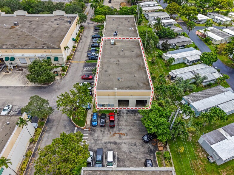 More Photos Of 917 NW 31st Ave, Pompano Beach Service For Sale