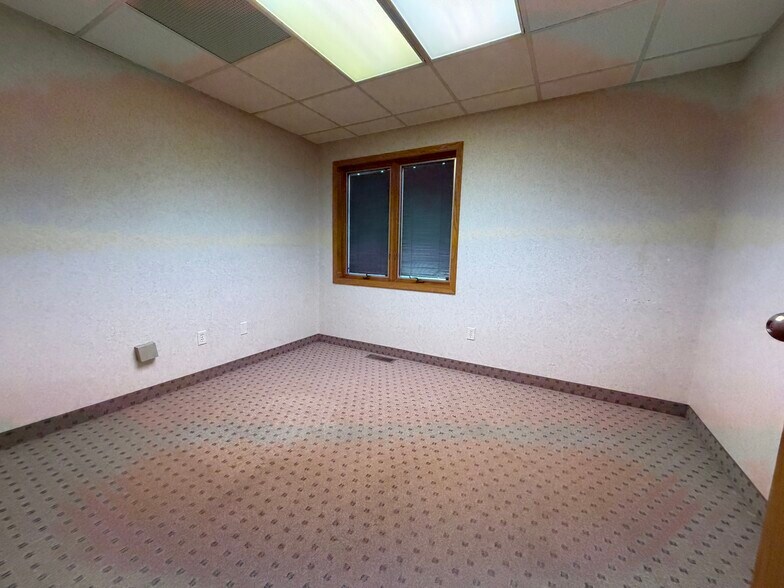 More Photos Of 620 N Alpha St, Grand Island Medical For Sale