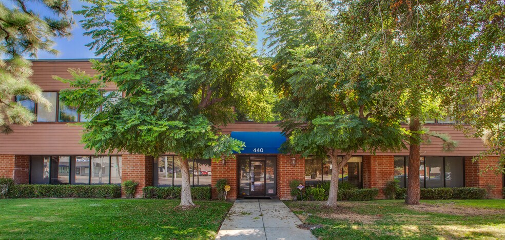More Photos Of 440 Western Ave, Glendale Office For Lease
